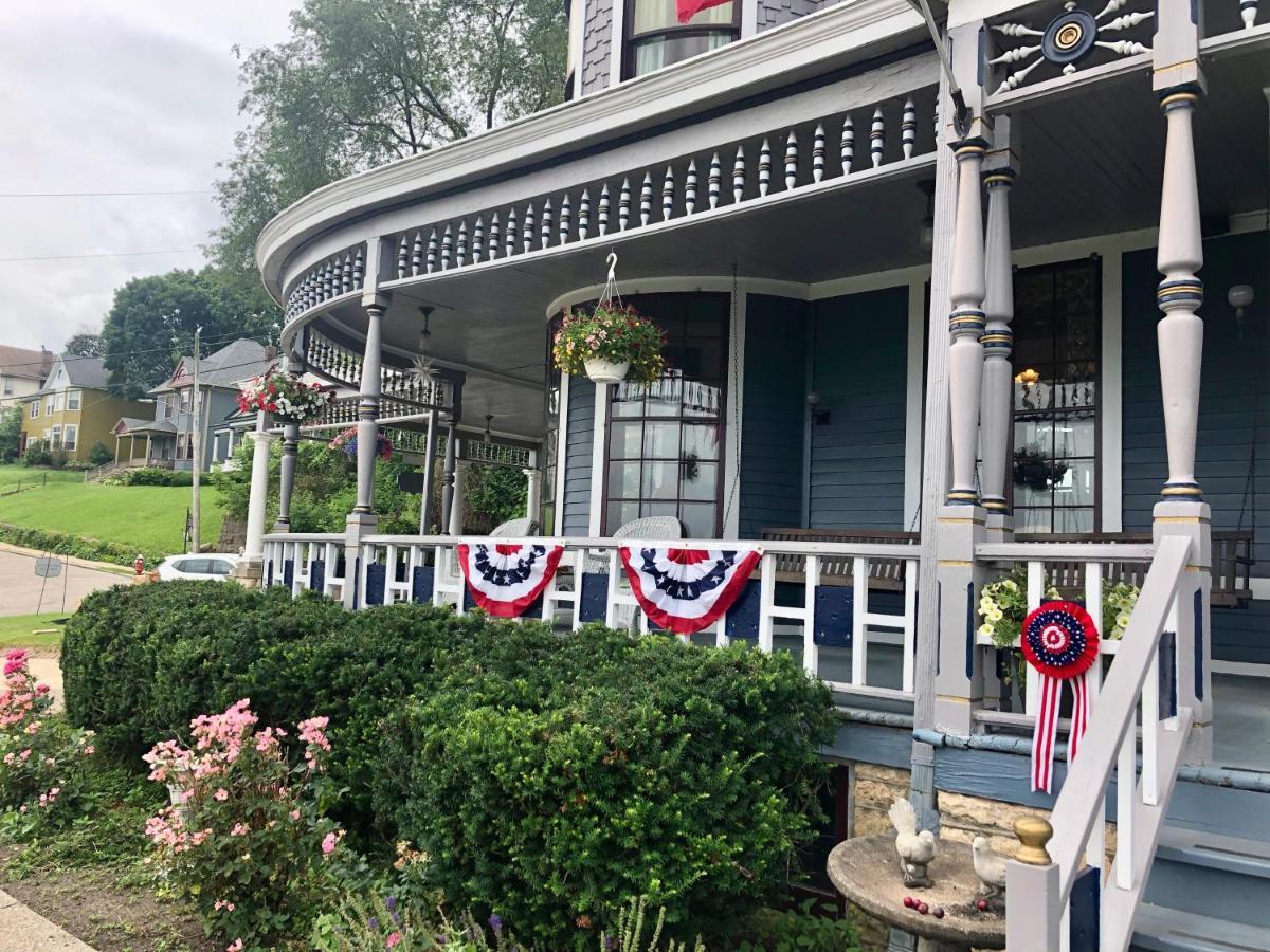 The Hancock House Bed & Breakfast Inn Dubuque Exterior photo